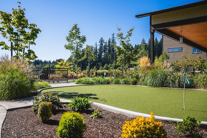 Fieldstone on Clear Creek Independent and Assisted Living putting green