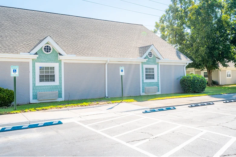 Image of Gregg Court Apartments (2)