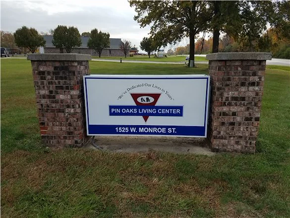 Image of Pin Oaks Living Center (2)