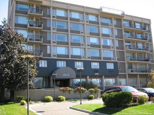 Image of Loren on Park (1)