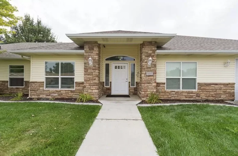 Image of Ashley Manor - Arlington (1)