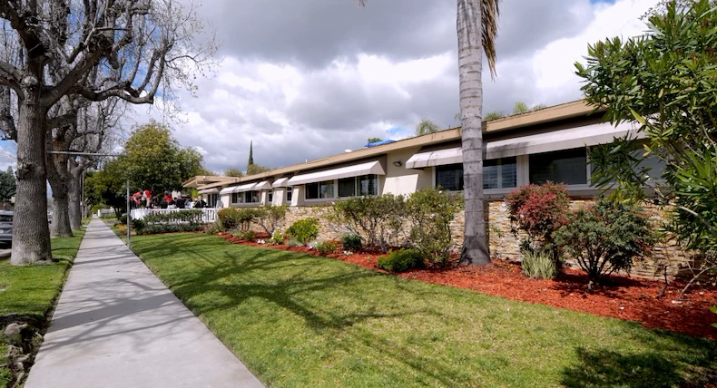 Image of Lake Balboa Care Center (2)