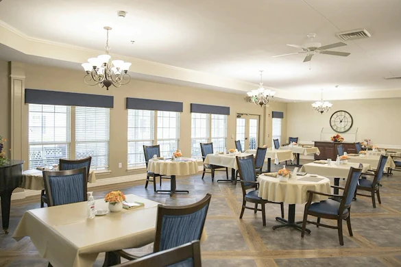 The Commons at Honey Creek Assisted Senior Living in Terre Haute, IN formal dining room