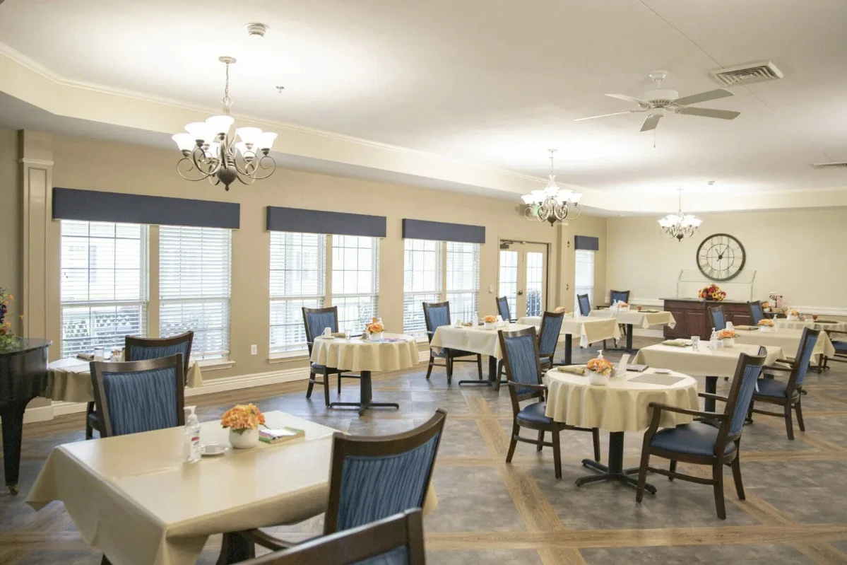 The Commons at Honey Creek Assisted Senior Living in Terre Haute, IN formal dining room