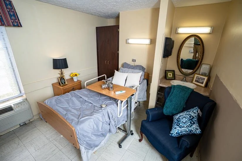 Image of Lyndon Crossing (2)