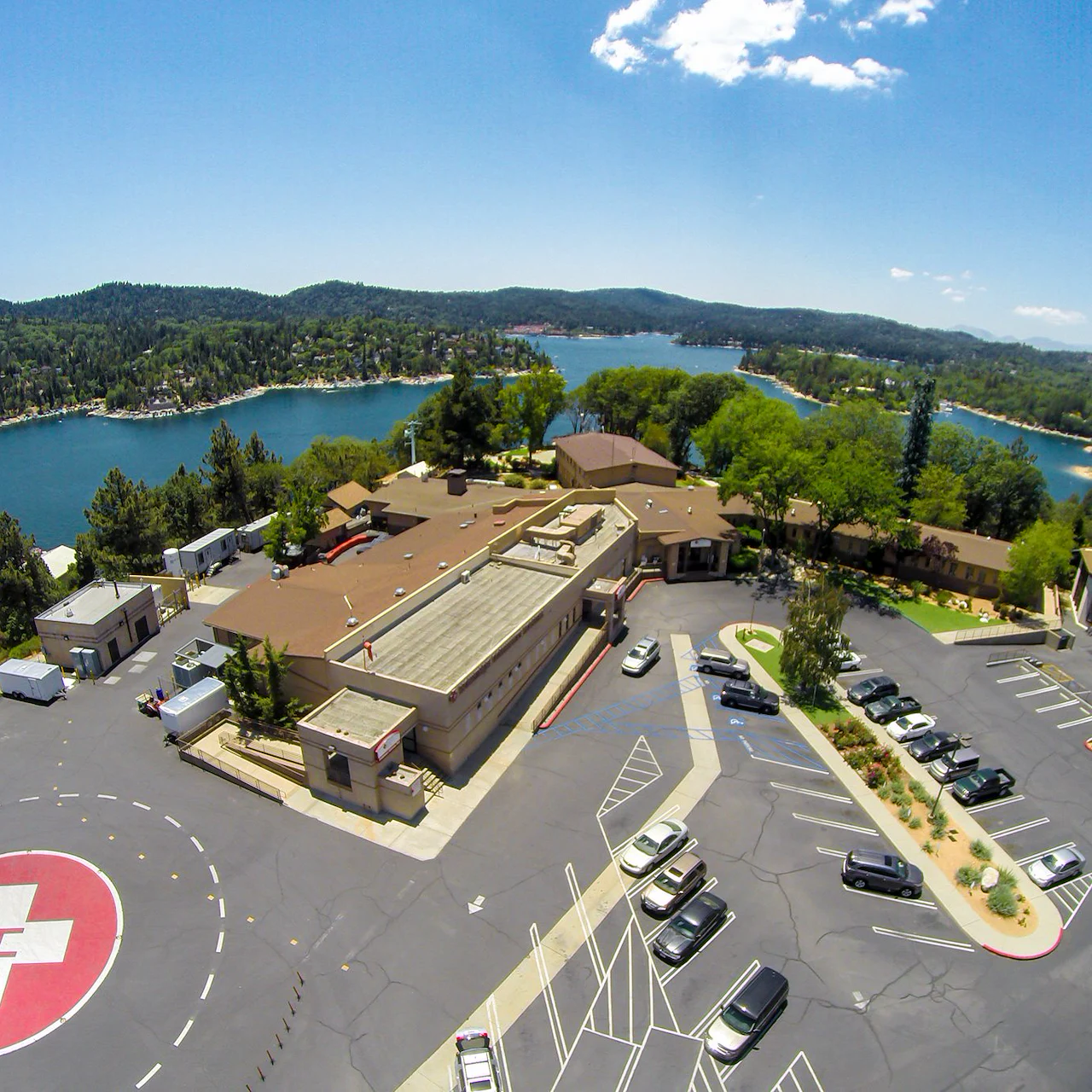 Image of Mountains Community Hospital (2)