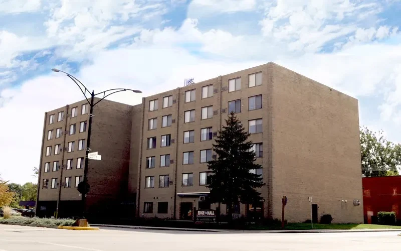Image of Edge of Mall Apartments (1)