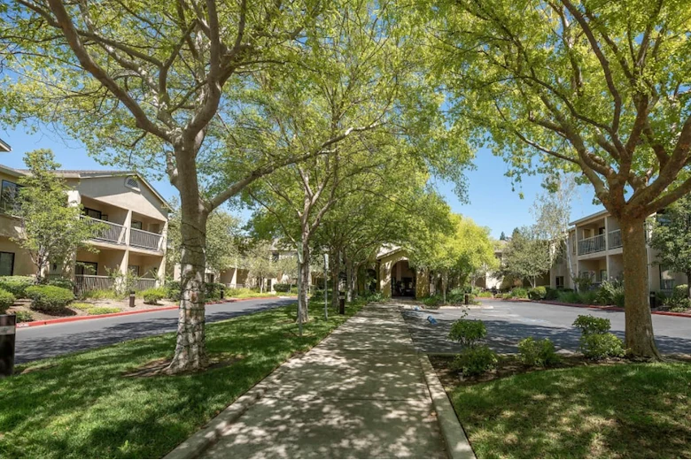 Image of Winding Commons Senior Living (1)