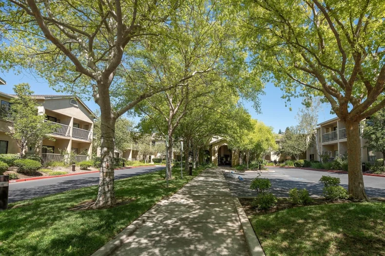 Image of Winding Commons Senior Living (1)