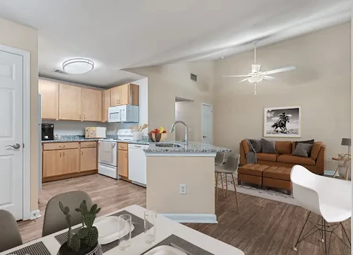 Image of Lakeside Manor (10)