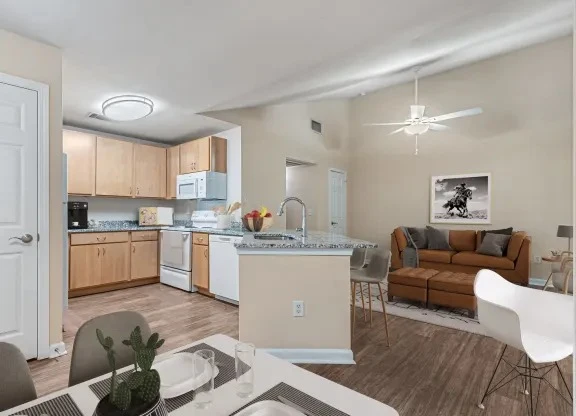 Image of Lakeside Manor (10)