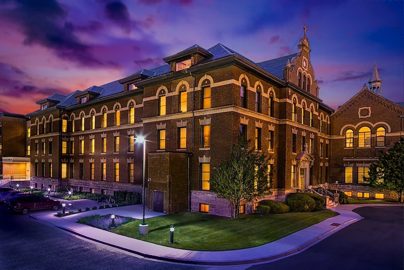 Image of Senior Suites Chicago Norwood Park (1)