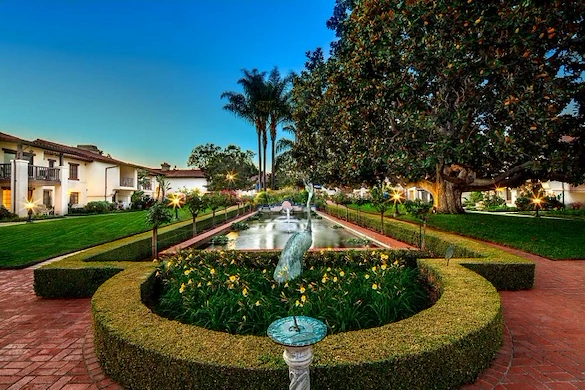 Covenant Living at the Samarkand in Santa Barbara, CA, beautiful outdoor area