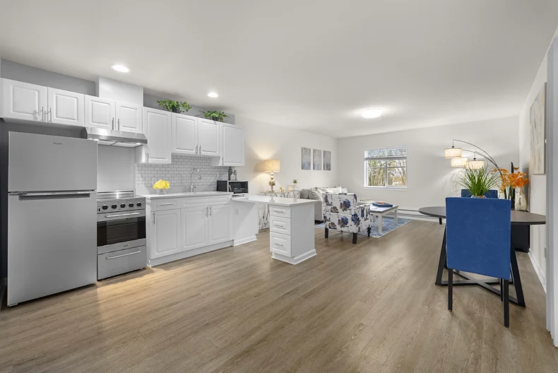 Chateau Valley Center in Renton, WA, apartment overview