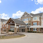Alto Grayslake, senior living community offering assisted living, memory care, and respite care in Grayslake, IL, front entrance