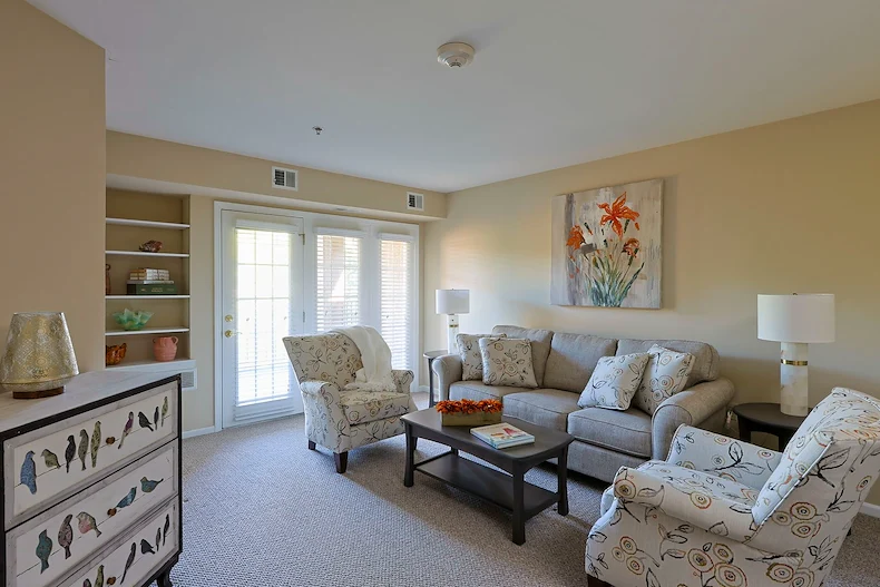 The Commons Corewell Health - Oak Terrace Dearborn Living Room