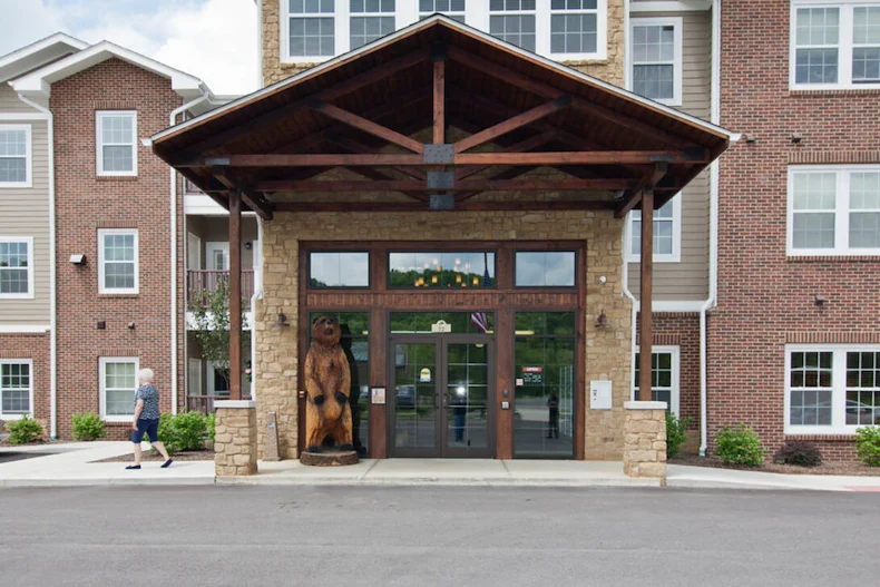 Image of Willow Manor Senior Apartments (1)