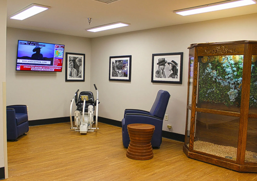 Image of Wood Village Health & Rehabilitation Center (3)