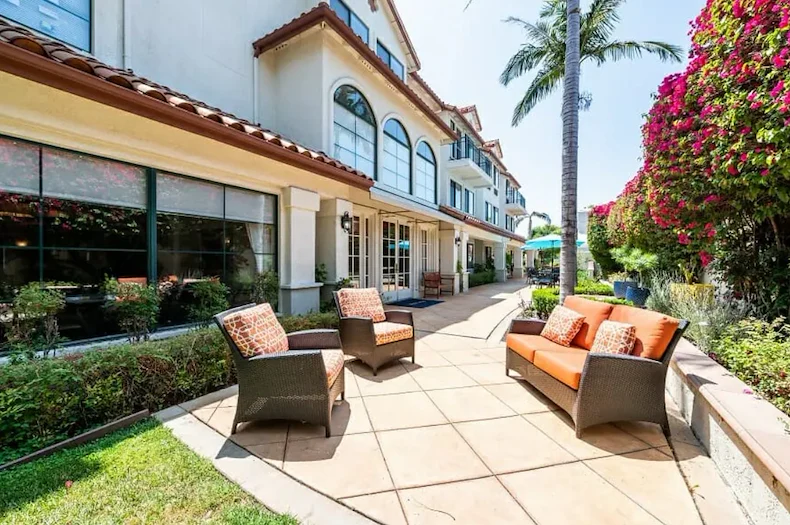 Image of Aegis Living Granada Hills (10)