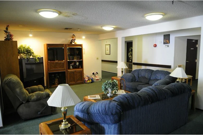 Image of Lakeside Manor (7)