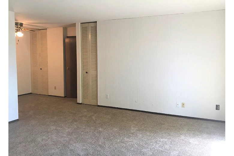 Image of Village Glenn Apartments (5)