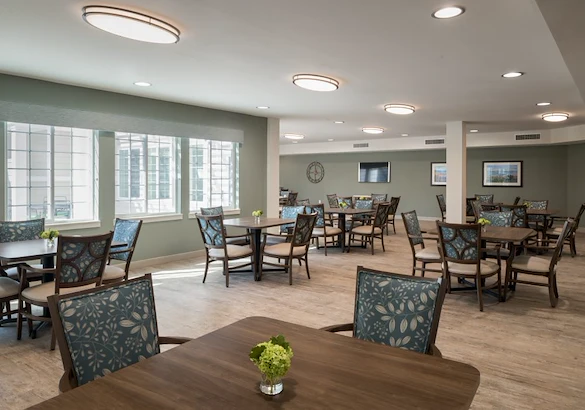 Charter Senior Living of Brookfield dining room
