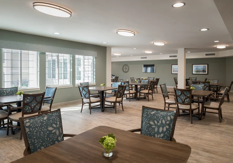 Charter Senior Living of Brookfield dining room