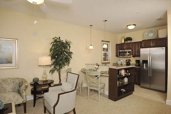 Allegro Winter Park senior living offering independent living, assisted living, memory care, and respite care in Winter Park, FL, apartment featuring a kitchenette
