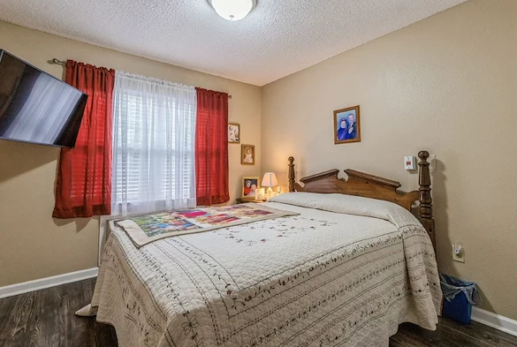 Image of Broadmoor Court (4)