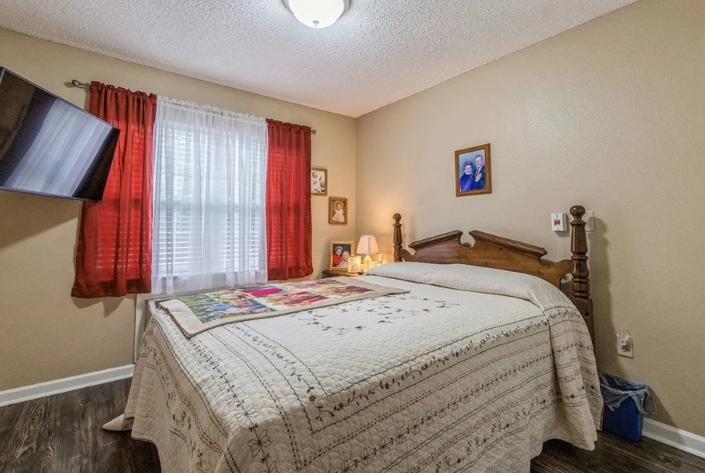 Image of Broadmoor Court (4)