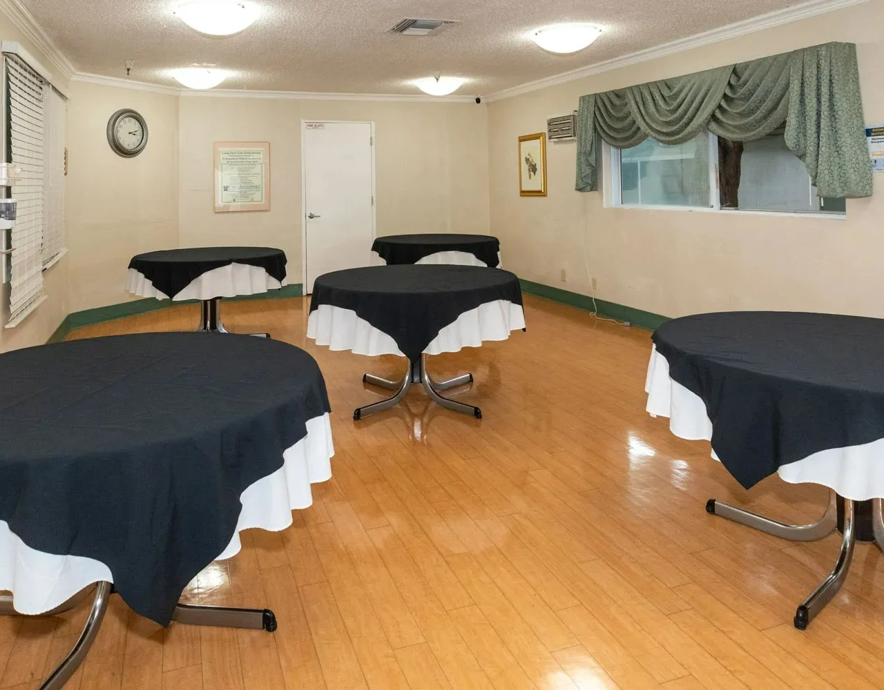 Image of Chatsworth Park Health Care Center (3)