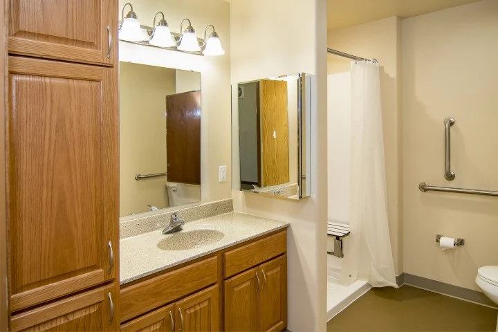 Image of Edgewood Pierre (10)