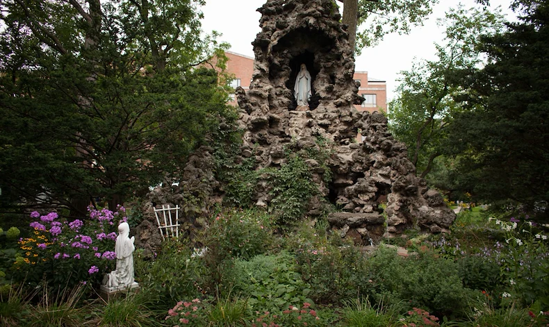 Ascension Living Resurrection Village Senior Living in Chicago, Illinois outdoor area