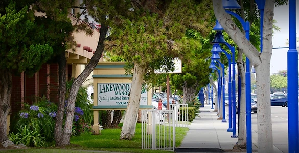 Image of Lakewood Park Manor (1)