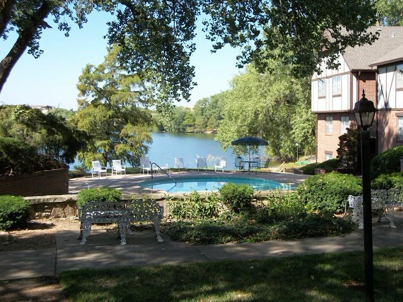 Image of Twin Lakes Apartments (4)