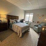 Allendale Senior Living, senior living community offering assisted living, memory care, and respite care in Allendale, NJ, apartment bedroom