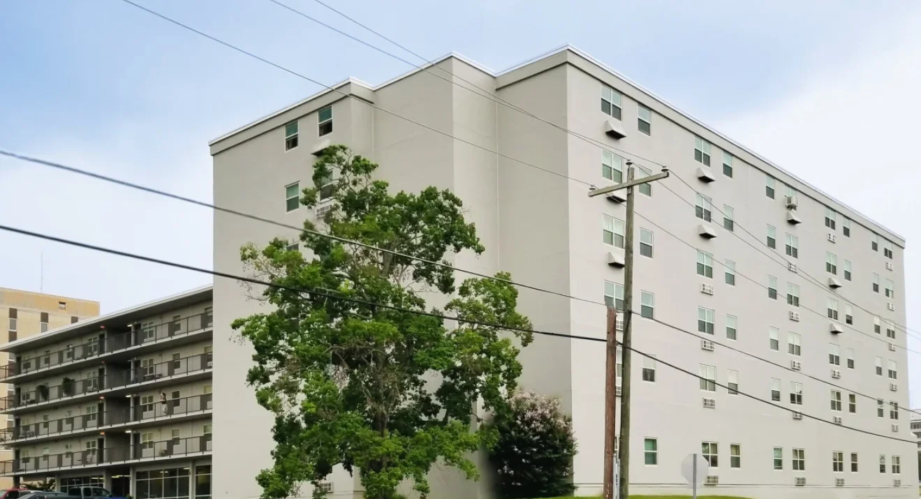 Image of Deville Manor Apartments (2)
