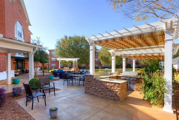 Image of Renaissance Marquis (2)