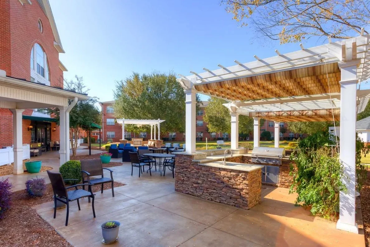 Image of Renaissance Marquis (2)