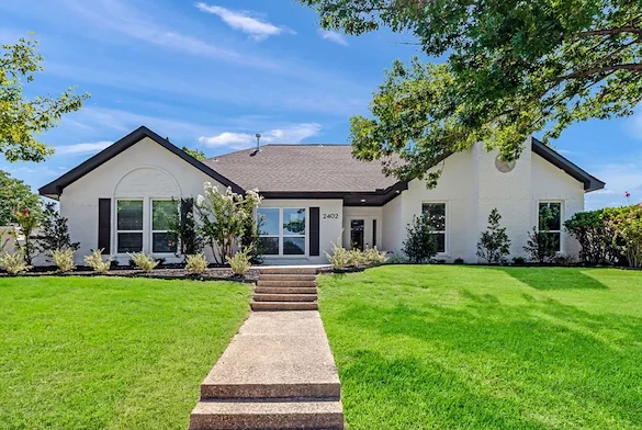 Image of Silver Leaf Rowlett (1)