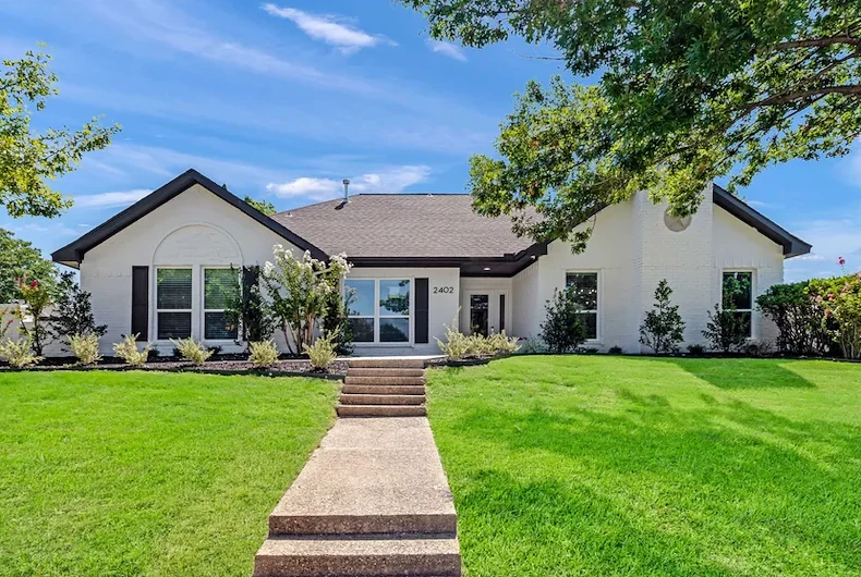 Image of Silver Leaf Rowlett (1)