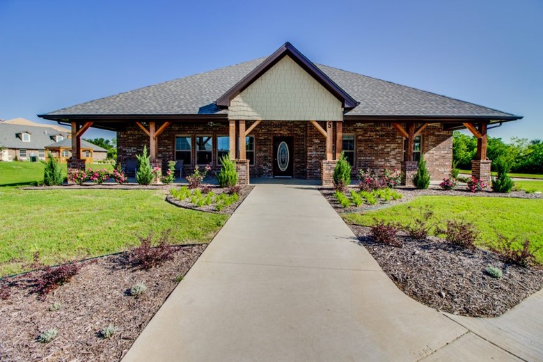 Image of Mayberry Gardens - Grand Prairie (1)