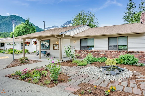 Image of Whitehorse (3)