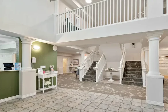 Image of Lexington Manor (2)