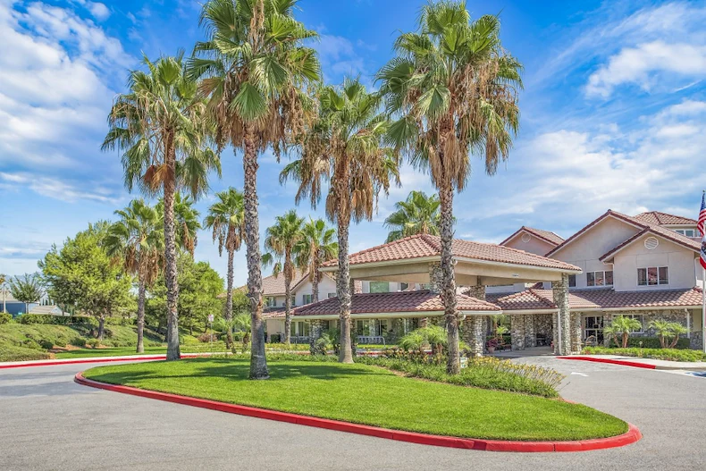 Image of Holiday Valencia Commons (1)