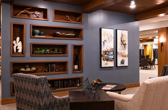 Independent living, assisted living, memory care, and respite care at Broadwell Senior Living – Plymouth in Plymouth, MN, lounge area