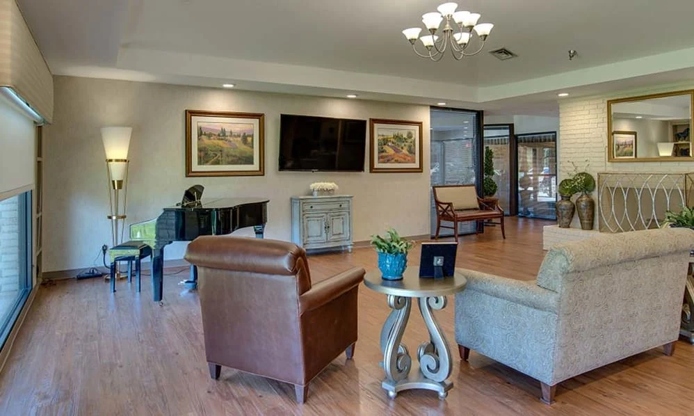 Image of Quaker Hill Manor (2)