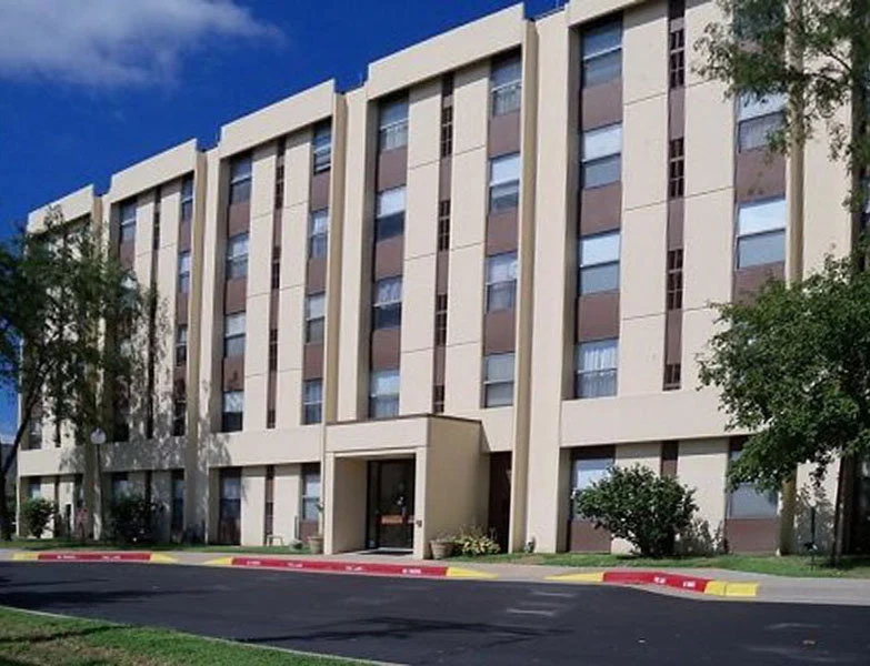 Image of Peachtree Plaza Tower (1)