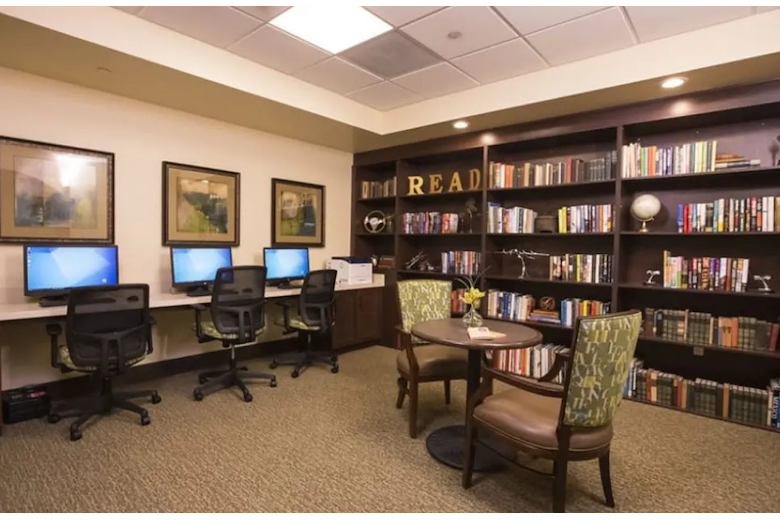 Image of The Pointe at Summit Hills (2)