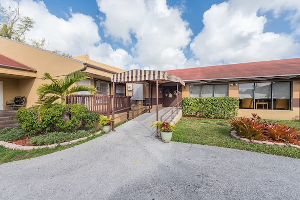 Image of Colonial at Miami (1)